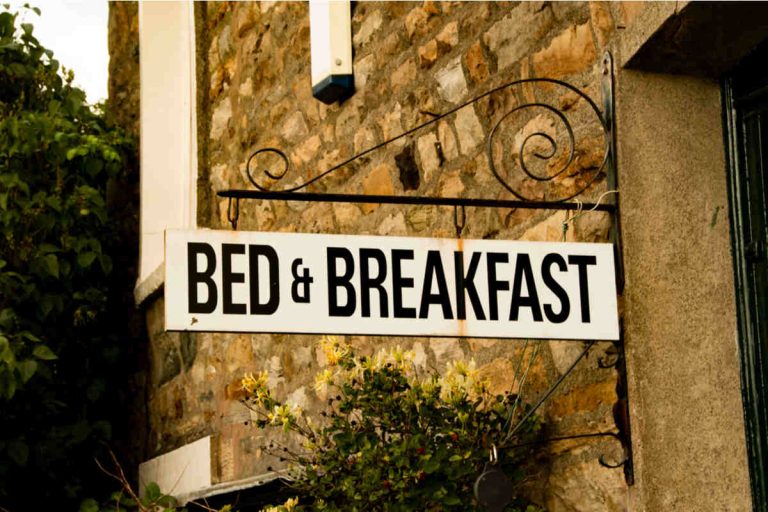 Scopri di più sull'articolo Bando Turismo Sicilia 2025: Contributi a Fondo Perduto per Hotel, B&B e Casolari