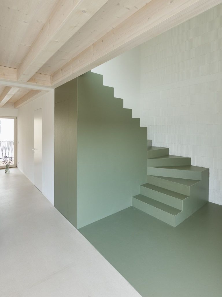 Scale interne design