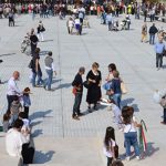 Cosa rende una piazza un luogo che invita a restare?