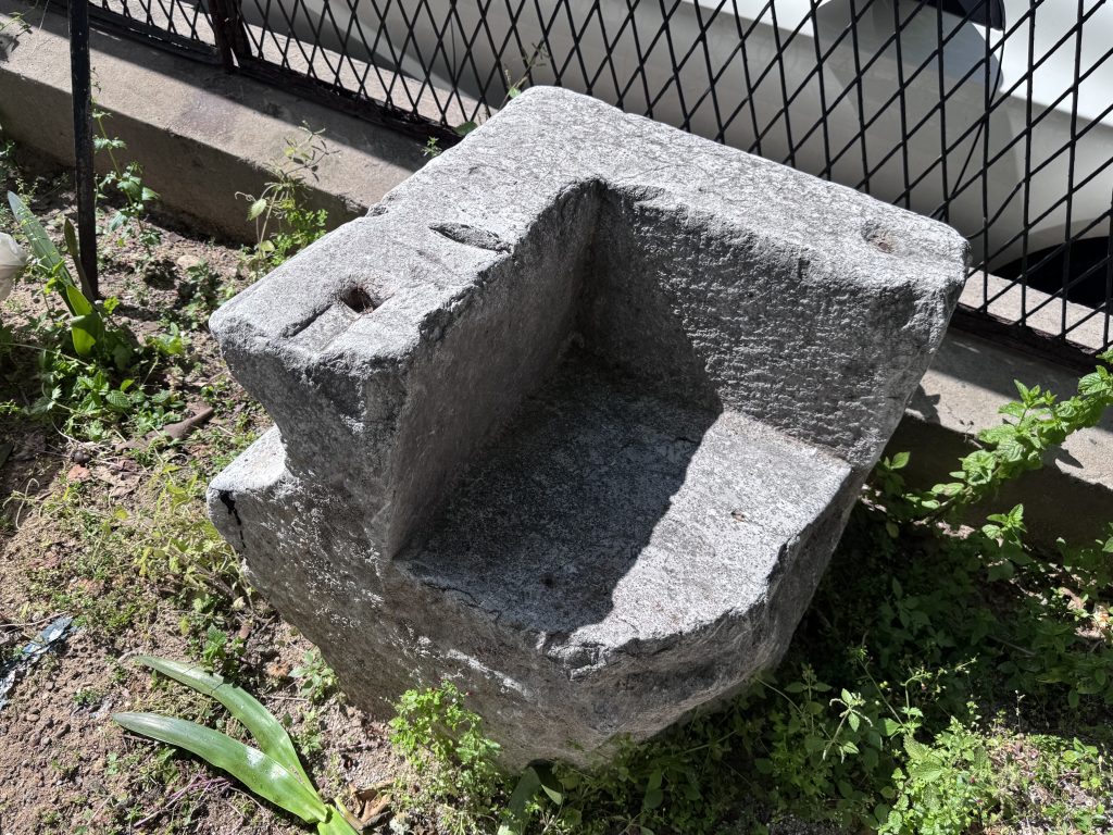 Frammenti della fontana